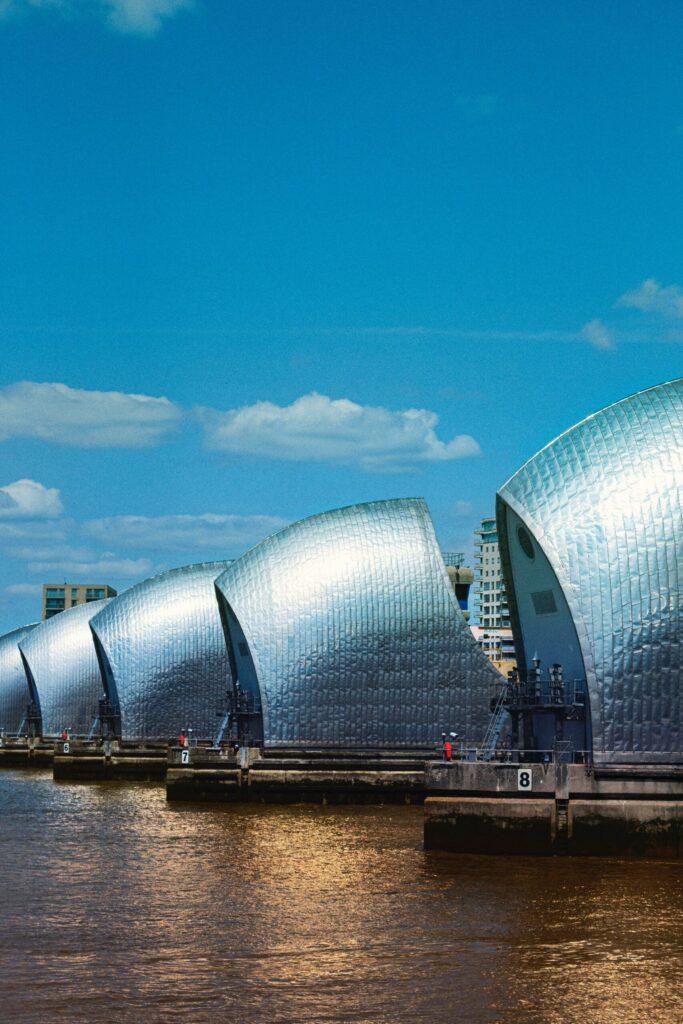 W&H supplies piling equipment on Thames Barrier project